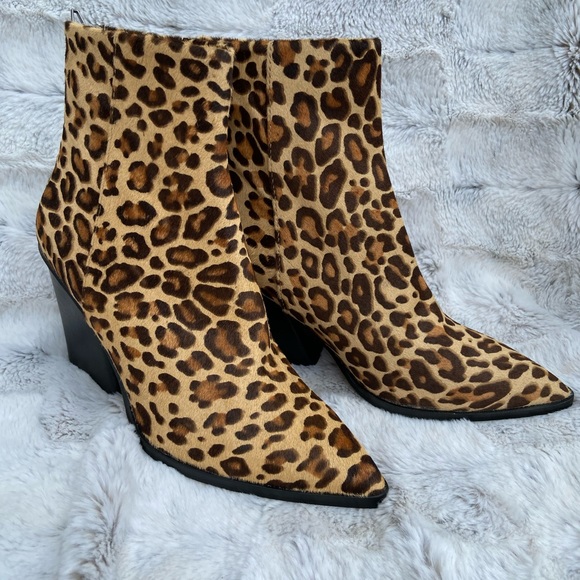 Dolce Vita Shoes - 🎉HP🎉 Dolce Vita Issa Leopard Ankle Booties